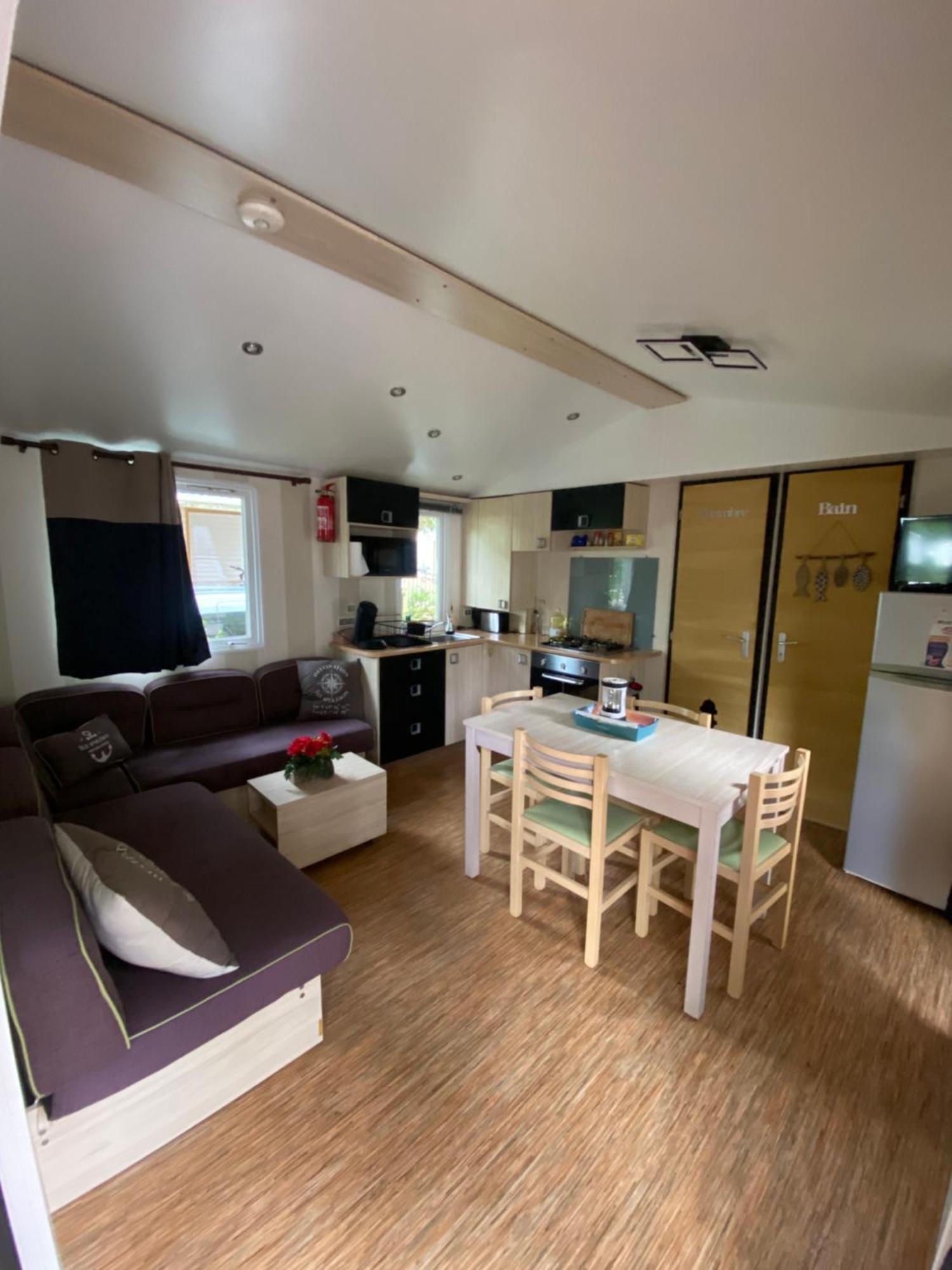 Camping - Océan Pinède - - - Port - Commerces