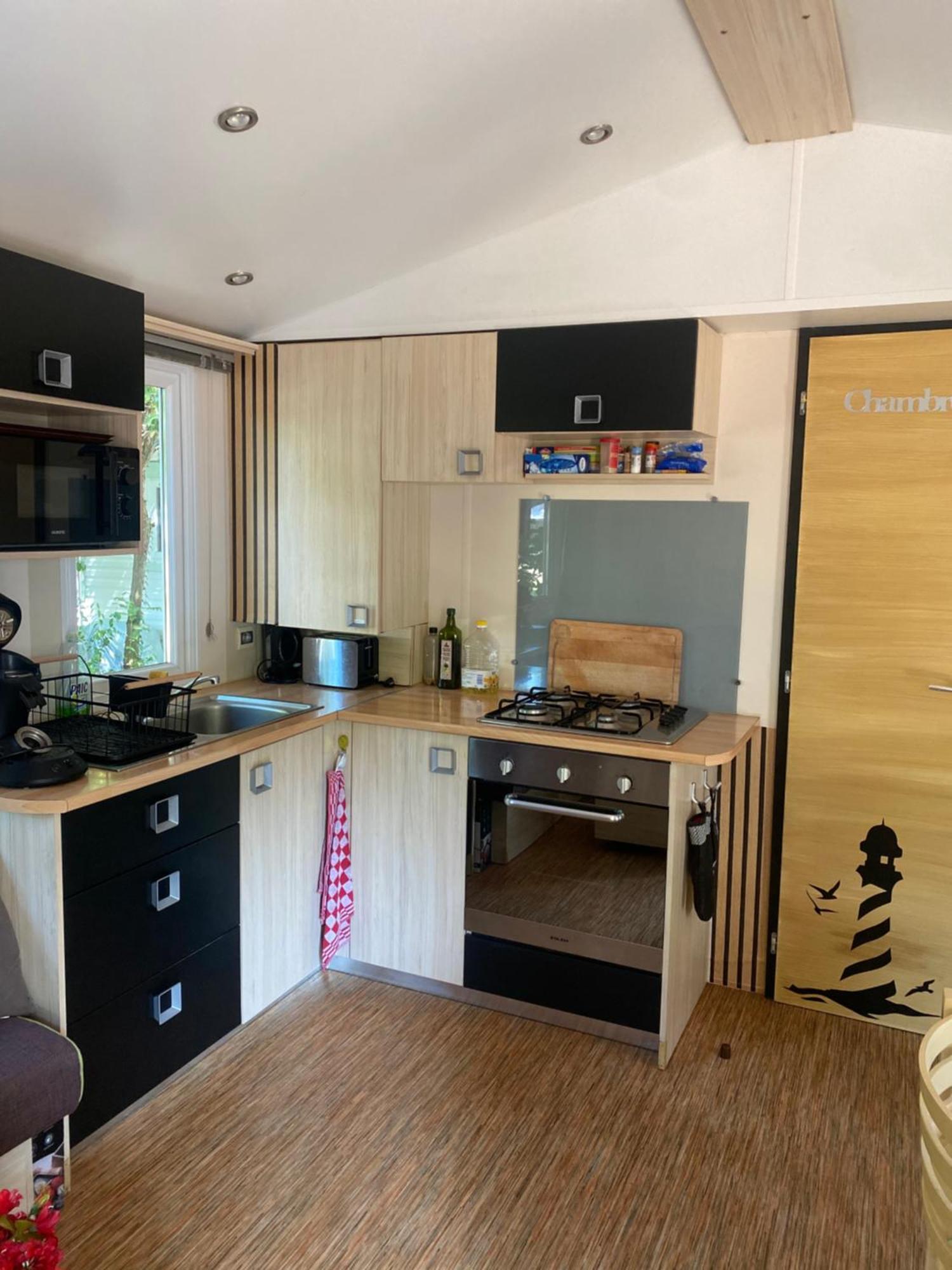 - Océan Pinède - - - Port - Commerces Camping 3*