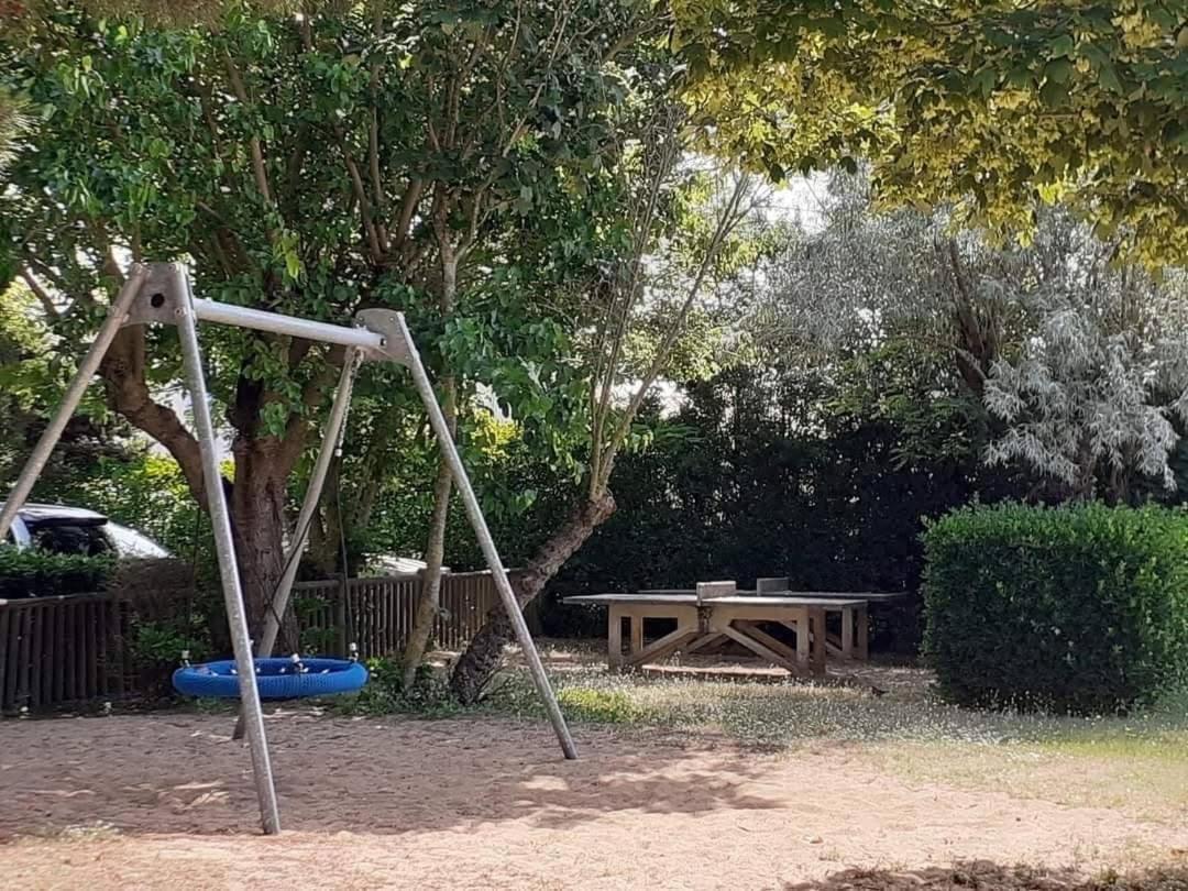 - Océan Pinède - - - Port - Commerces Camping 3*
